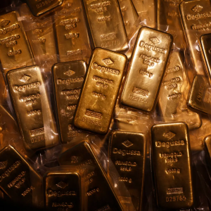 Ouro faz nova máxima histórica com dólar mais fraco e risco de “shutdown” nos EUA