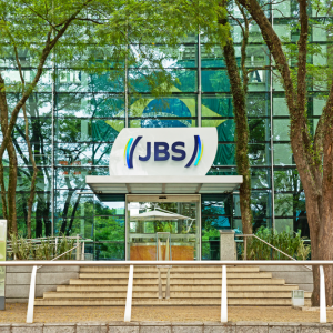 JBS (JBSS3) Delibera Sobre Dupla Listagem em Assembleia: O Que Esperar?