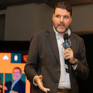 A taxação de 10% para o Brasil abriu uma janela oportunidade que não podemos brigar contra, vê Pedro Lupion