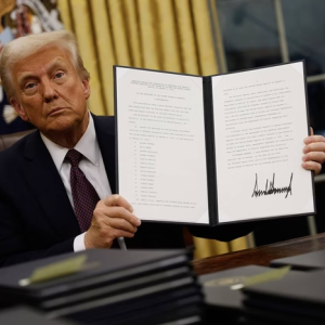 Novo recuo? Trump assinará decreto sobre tarifas de automóveis