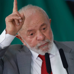 Efeito Lula: renda domiciliar dos brasileiros cresce 4,7% e bate recorde em 2024