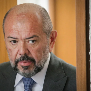 Fraudes no INSS: ex-ministro de Bolsonaro e deputados são alvos da PF