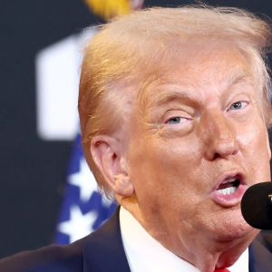Trump age para isentar ouro e urânio de tarifas — e café pode entrar na lista