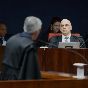 Alexandre de Moraes vota em semana decisiva do julgamento de Bolsonaro