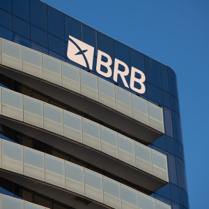 Justiça barra assinatura da compra do Banco Master pelo BRB