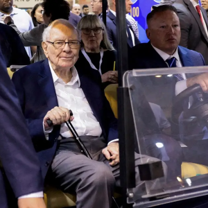 Buffett Deixa Legado Climático Complicado Para Seu Sucessor na Berkshire Hathaway
