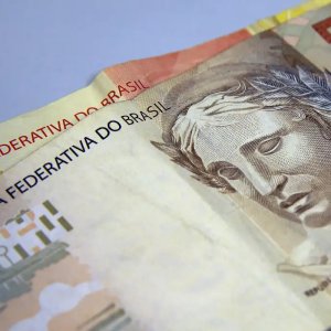 Caixa libera abono salarial para nascidos em setembro e outubro