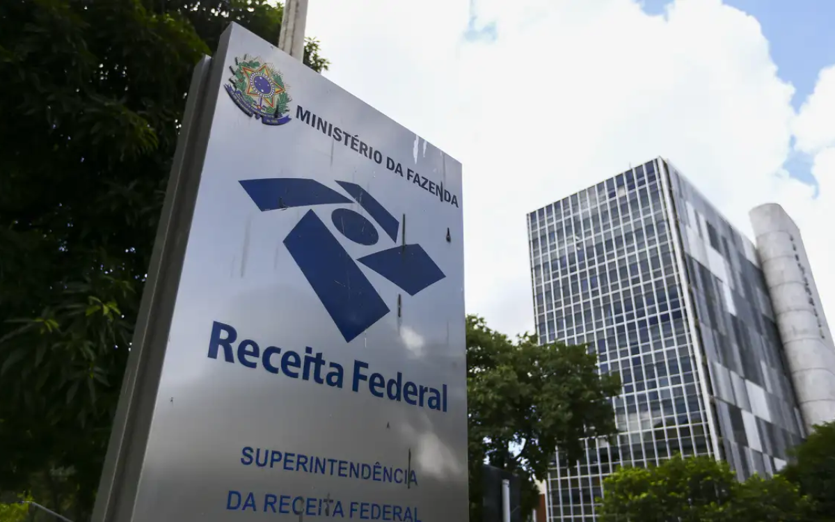 Leilão da Receita em São Paulo oferece 216 lotes de eletrônicos, veículos e sucatas