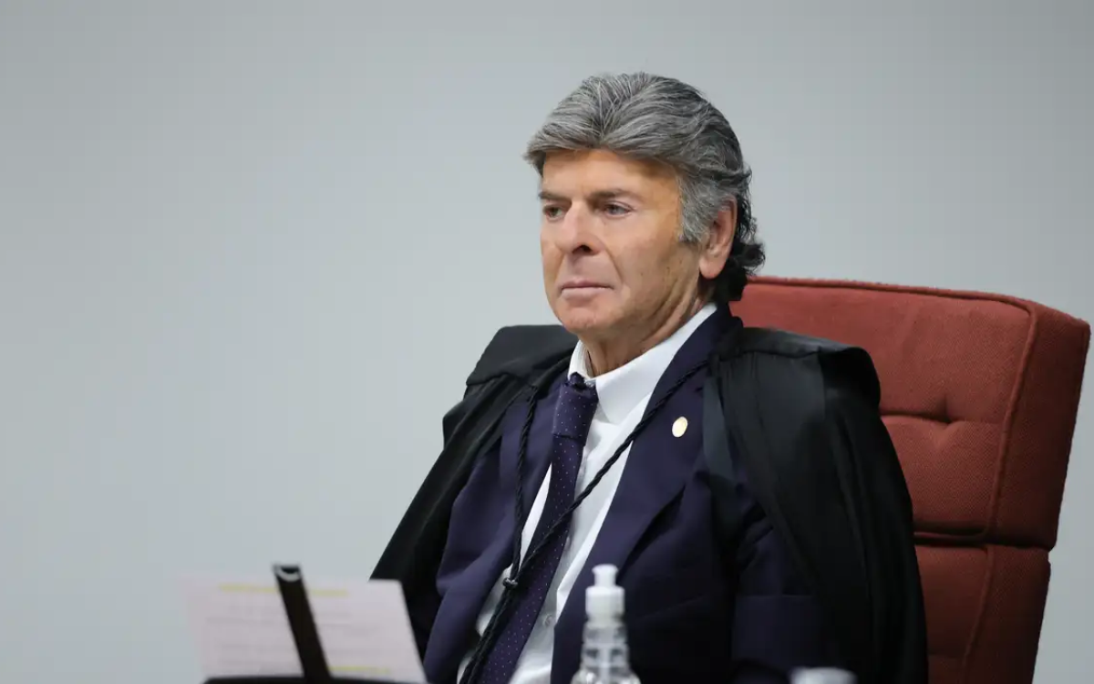 Fux é o terceiro a votar em nova sessão de julgamento de Bolsonaro