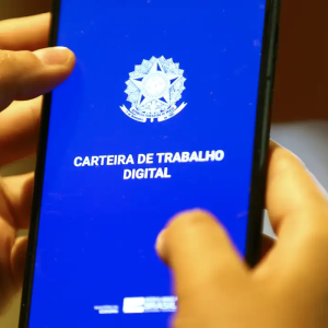 Taxa de desemprego cai para 5,4%, a menor desde 2012