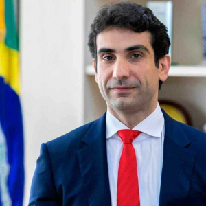 Copom deve segurar Selic em 15% e manter tom conservador