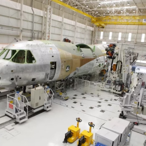 Embraer Luta por Tarifas Acessíveis no Setor Aéreo