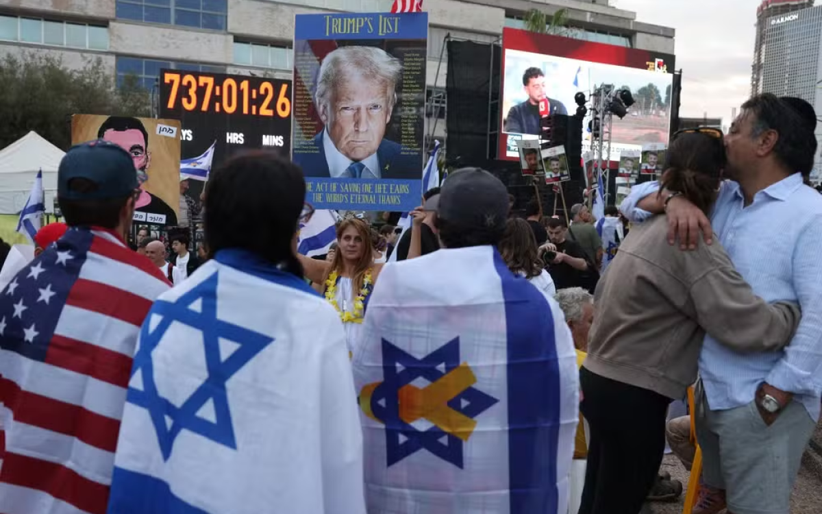Trump é ovacionado ao entrar no Parlamento de Israel; veja vídeo