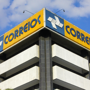 Líder da oposição promete “firmeza” contra empréstimo aos Correios