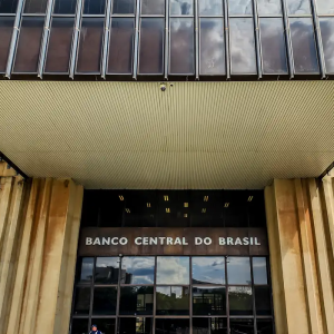 BC mantém juros básicos em 15% ao ano pela quarta vez seguida