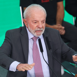Lula desembarca na Indonésia para participar de cúpula na Ásia