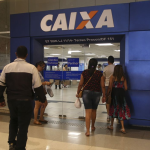 Caixa libera abono salarial para nascidos em julho e agosto