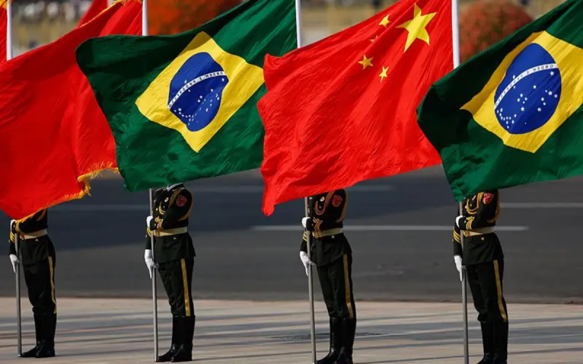 ‘Efeito China’: aproximação com o gigante asiático pode enfraquecer a indústria no Brasil?