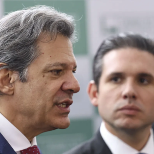 Haddad diz que aguarda ligação de Hugo Motta sobre IOF
