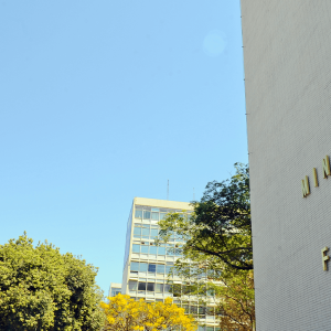 Governo Federal Anuncia Corte de R$ 12,1 Bilhões em Gastos