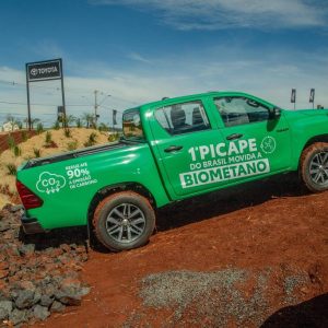 Toyota revela na Agrishow um protótipo da picape Hilux movida a biometano